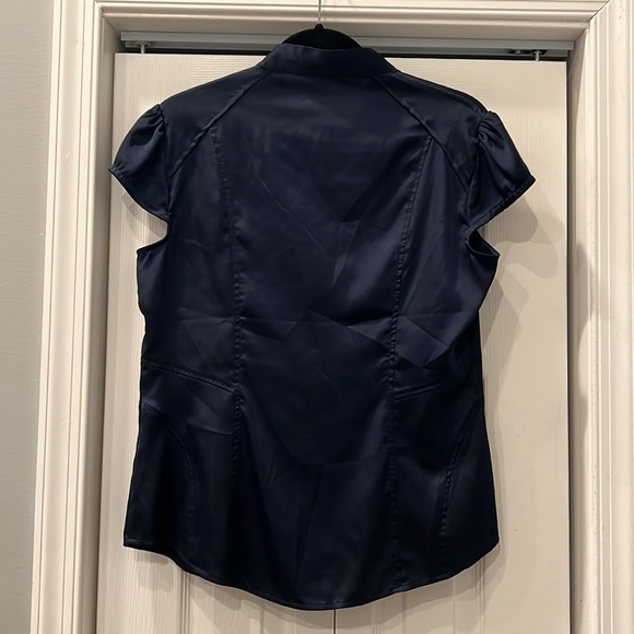 NWT Express Satin Navy Short-Sleeve Button Down dress shirt, Size L - Picture 4 of 4